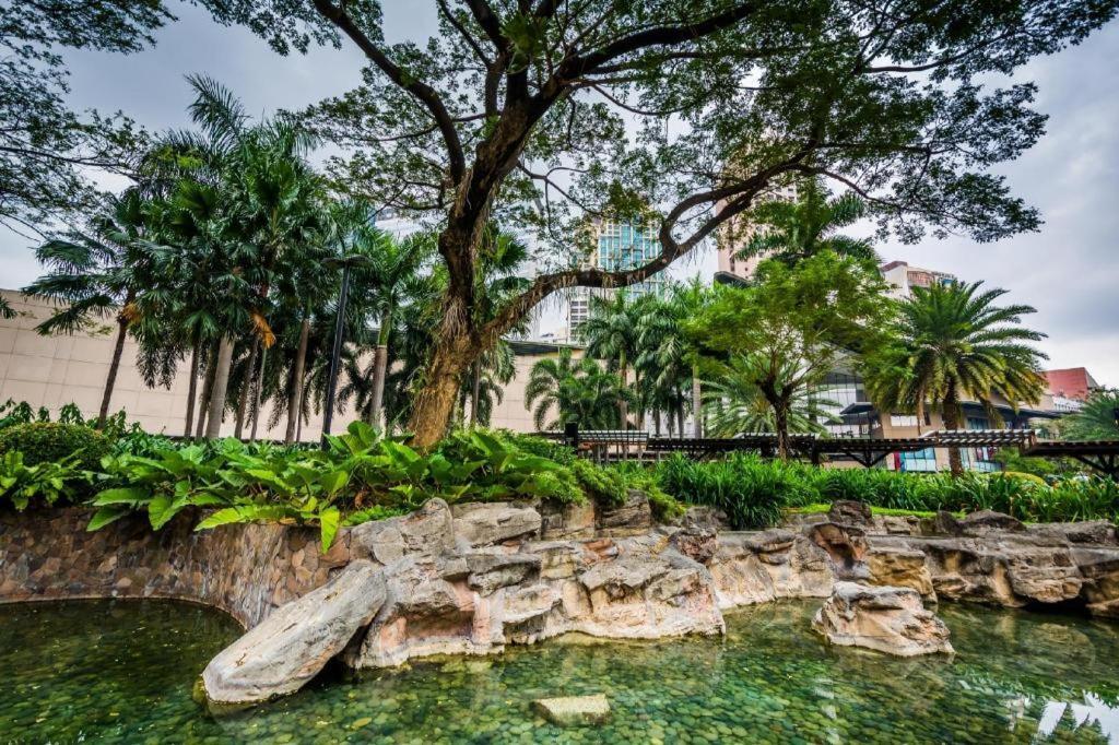 Zen Rooms Tiara Oriental Manila Макати Экстерьер фото